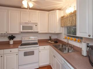 646 Dahlia Ln, Vero Beach FL  32963-1844 exterior