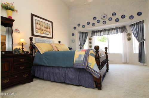 7234 Crst Ln, Glendale AZ  85310-5620 exterior