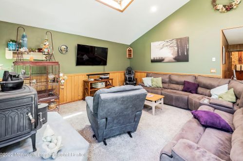 600 Kirk Ln, Bricktown NJ exterior