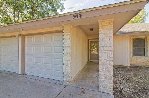 914 Garden Meadow Dr, Georgetown TX  78628-2948 exterior