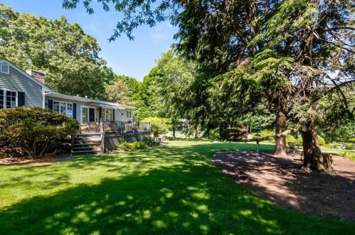 205 Lindley Ave, North Kingstown RI  02852-5761 exterior