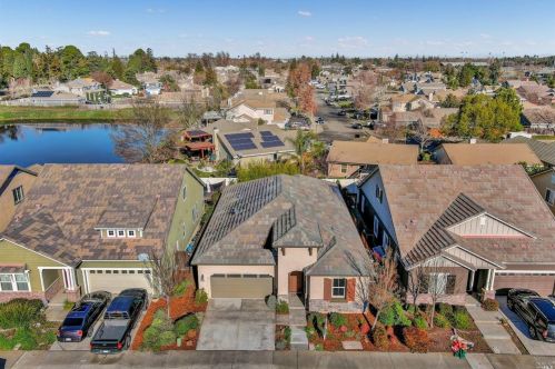 440 Heritage Ct, Liberty Farms, CA 95620-9317
