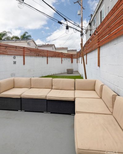 223 57th St, Long Beach CA  90805-4607 exterior