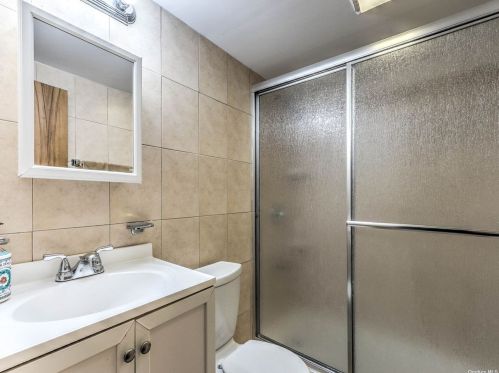 86-33 Winchester Blvd, Jamaica NY  11426-2100 exterior