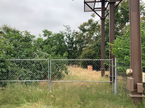 577 La Cadena Dr, Riverside CA  92501-1346 exterior