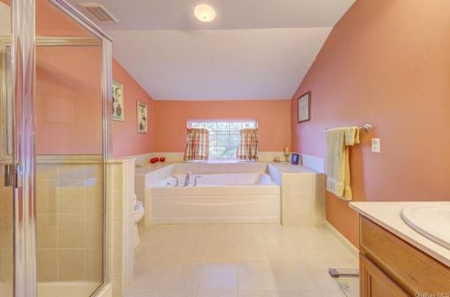 56 Putters Way, Middletown NY  10940-2664 exterior