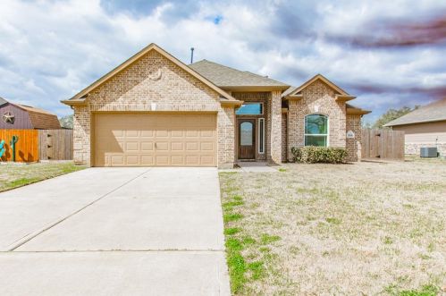 516 Wellshire Dr, West Columbia, TX 77486-9683