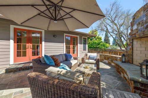 18 Ethel Ct, Redwood City CA  94061-2400 exterior