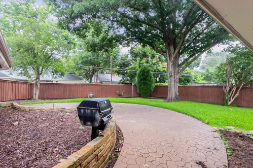 4927 Forest Bend Rd, Dallas TX  75244-6512 exterior