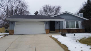 8027 56th St, Hales Corners, WI 53132-9174