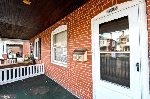 1232 Queen St, Pottstown, PA 19464-5832