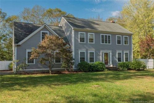 19 Westwood Dr, Moodus, CT 06469-1246
