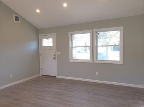 248 Norma Ave, West Islip, NY 11795-1514