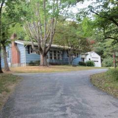 148 Smith Rd, Poughkeepsie, NY 12603-3847