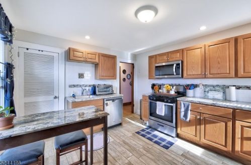 124 Buena Vis Ave, Paterson NJ 07506-2919 exterior