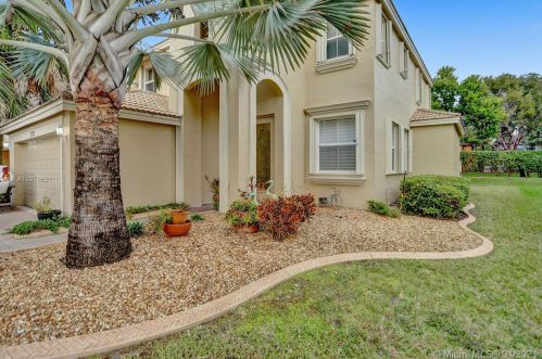 15785 49th Ct, Hollywood, FL 33027-4937
