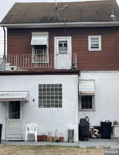 281 6th St, Paterson, NJ 07508-2103