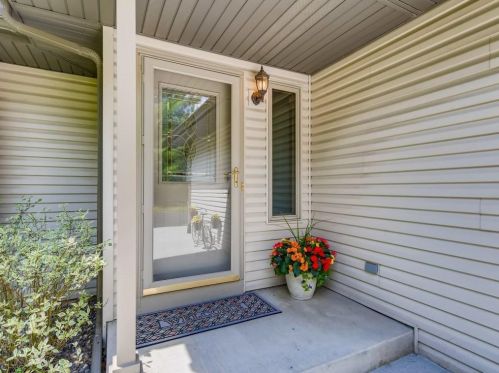 853 Waldroff Farm Rd, Hudson, WI 54016-7697