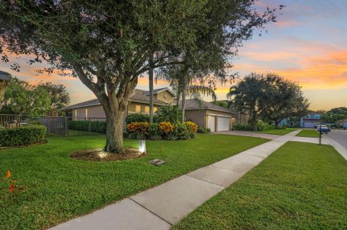 9407 Coventry Lake Ct, West Palm Beach, FL 33411-6602