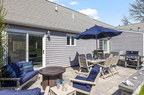 30 Riverdell Dr, South Kingstown RI  02874-2480 exterior