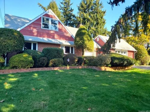 39 Pineridge Rd, White Plains, NY 10603-1126