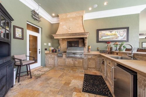 2014 Pioneer Dr, Lakeland FL  33809-4995 exterior