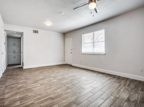 2203 Trails End Dr, Georgetown TX  78626-8611 exterior