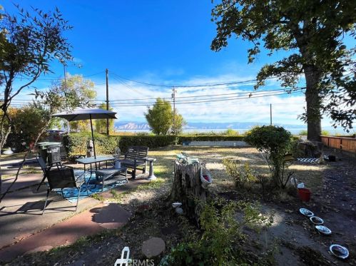 2165 Lakeshore Blvd, Lakeport, CA 95453-3228