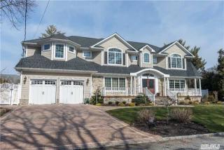31 Bellaire Rd, East Massapequa, NY 11758-7210