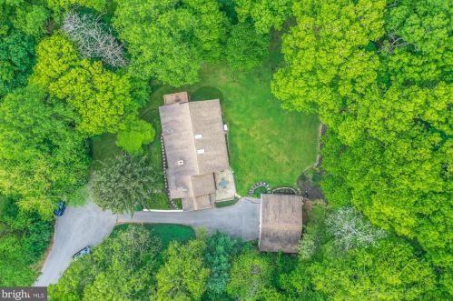 1433 Oak Ln, Downingtown, PA 19335-3909