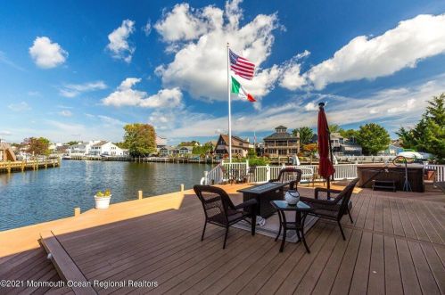 98 Jib Ln, Bricktown NJ  08723-6747 exterior