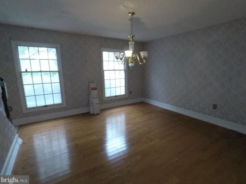 2 Presidential Dr, Berlin Boro NJ  08009-1358 exterior