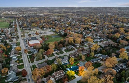 2925 Waubenoor Dr, Green Bay WI  54301-1526 exterior