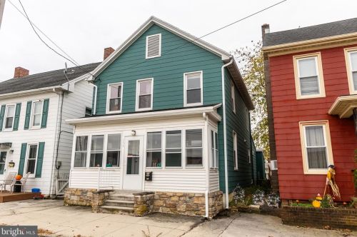 350 Maple Ave, Hanover PA  17331-5124 exterior