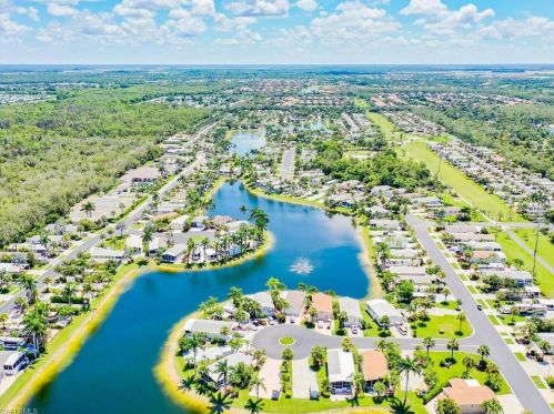 1041 Silver Lakes Blvd, Naples FL  34114-9334 exterior