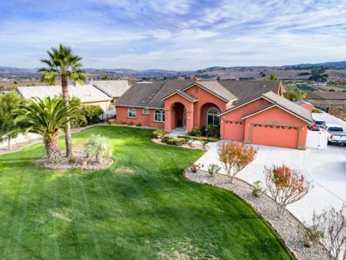 931 Union Hts, Hollister, CA 95023-9189