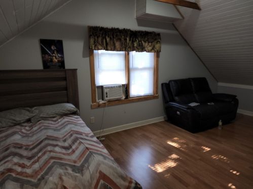 1720 Howard Ave, Milwaukee WI 53221-1043 exterior