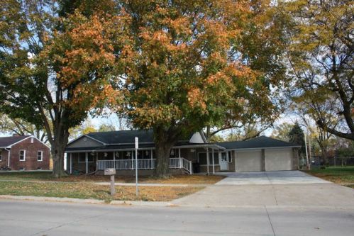 718 Cypress St, Lime City, IA 52778-9511