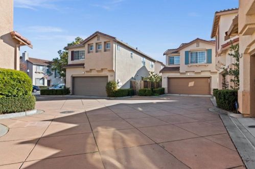 15461 Heron Dr, San Leandro, CA 94579-2744