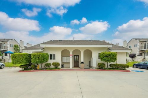 4314 Spencer St, Torrance CA  90503-2452 exterior