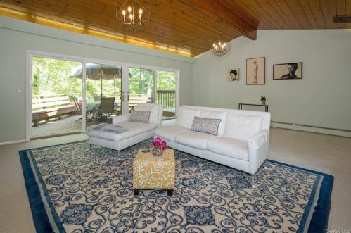 12 Fawn Hill Rd, Tuxedo Park NY  10987-3514 exterior