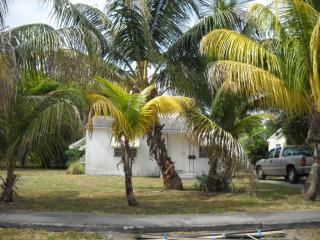 2706 Fillmore St, Hollywood, FL 33020-4330