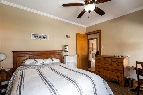 2555 72, Milwaukee WI 53219-2529 exterior