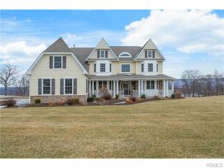 10 Hopeview Ct, Newburgh, NY 12550-1376