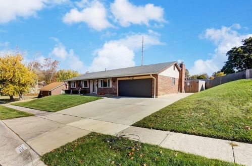732 Golden Arrow Dr, Miamisburg, OH 45342-2712