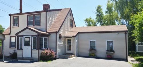 90 Howard St, Saugus, MA 01906-4013
