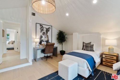 27041 Esward Dr, Calabasas CA  91301-2322 exterior