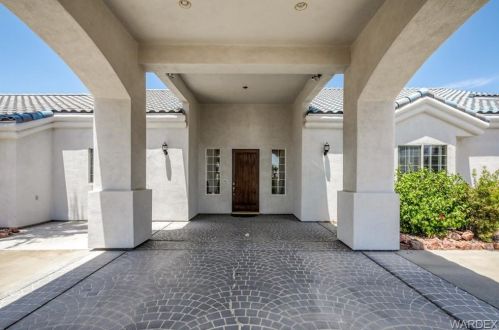 1895 Corwin Rd, Bullhead City AZ  86442-8774 exterior