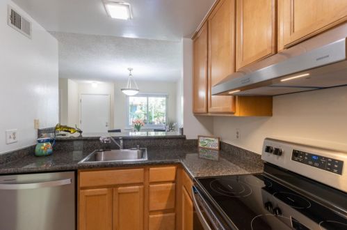 1137 Oddstad Blvd, Pacifica CA  94044-3850 exterior