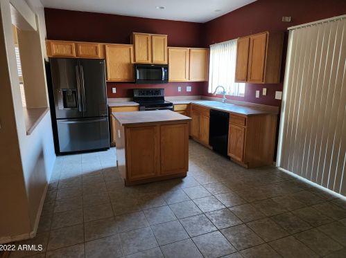 12934 Whitton Ave, Avondale AZ  85392-6705 exterior